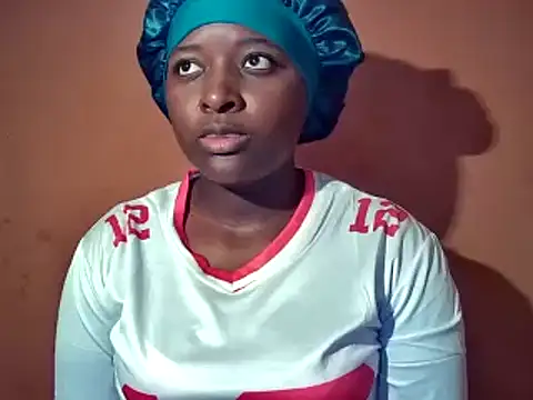 sexyhips2001 online show from October 2025 06:34:01 PM