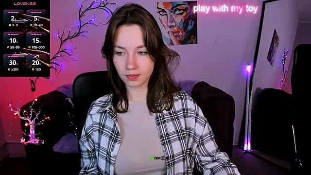 Snapshot of helli_belli chatting on November 2025 08:24:02 PM helli belli online show from November 2025 08:24:02 PM