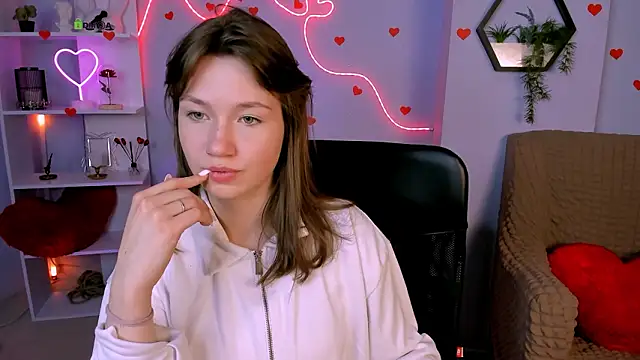 Snapshot of helli_belli chatting on February 2026 07:47:02 PM helli belli online show from February 2026 07:47:02 PM