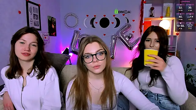 Snapshot of helli_belli chatting on February 2026 08:19:02 PM helli belli online show from February 2026 08:19:02 PM