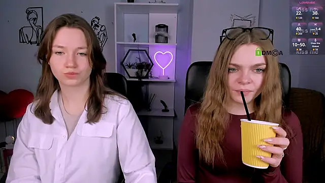 Snapshot of helli_belli chatting on January 2026 09:18:02 PM helli belli online show from January 2026 09:18:02 PM