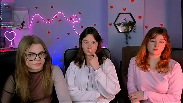 Snapshot of helli_belli chatting on February 2026 08:27:02 PM helli belli online show from February 2026 08:27:02 PM