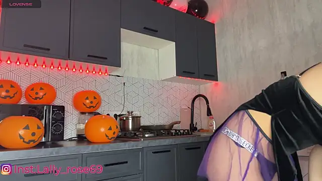 Snapshot of LallyRose69 chatting on October 2025 09:47:01 PM LallyRose69 online show from October 2025 09:47:01 PM