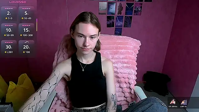 Fiona Night online show from November 2025 06:36:02 AM