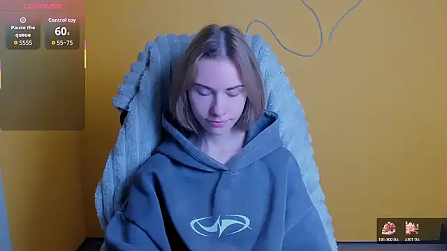 Fiona Night online show from December 2025 06:27:01 AM