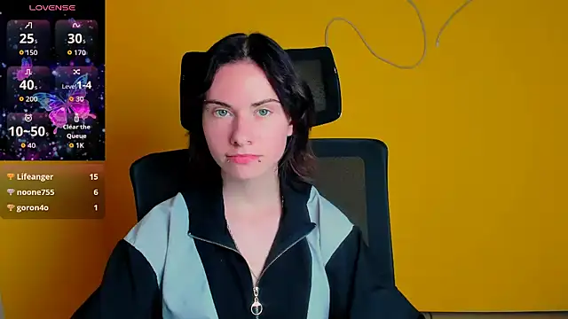 Snapshot of Fiona_Night chatting on May 2026 04:04:02 PM Fiona Night online show from May 2026 04:04:02 PM