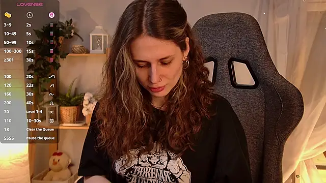 Snapshot of OliviaMcClean chatting on February 2026 05:12:02 PM OliviaMcClean online show from February 2026 05:12:02 PM