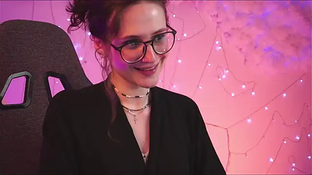 Snapshot of OliviaMcClean chatting on March 2025 10:31:02 PM OliviaMcClean online show from March 2025 10:31:02 PM