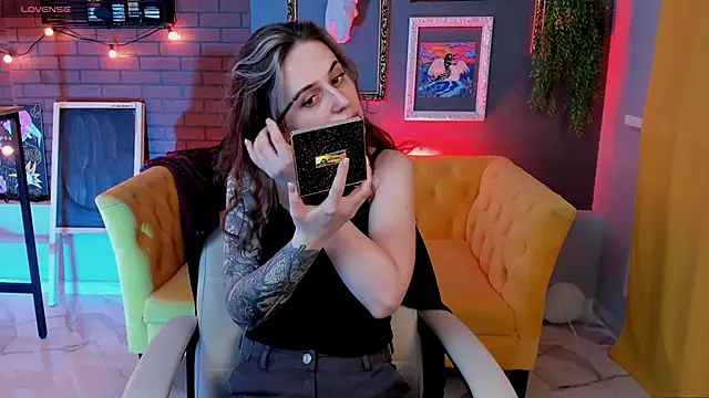 OliviaMcClean online show from November 2025 02:48:01 AM