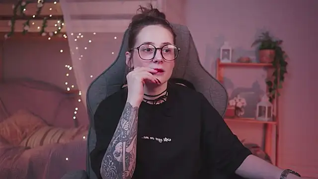 OliviaMcClean online show from January 2026 07:40:01 PM