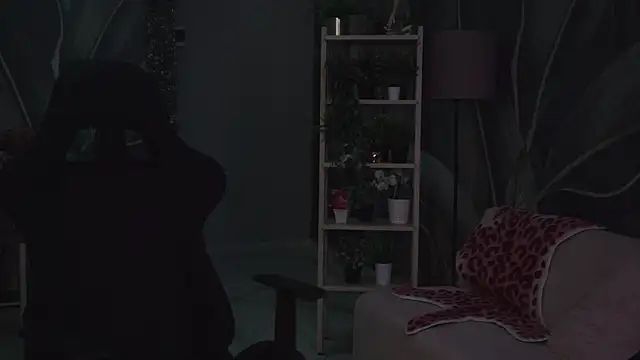 Snapshot of OliviaMcClean chatting on February 2026 02:11:01 AM OliviaMcClean online show from February 2026 02:11:01 AM