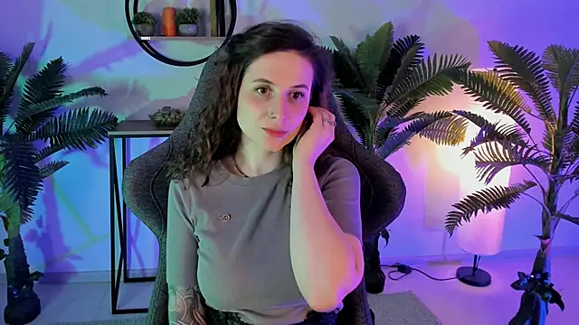 Snapshot of OliviaMcClean chatting on March 2025 08:48:02 PM OliviaMcClean online show from March 2025 08:48:02 PM