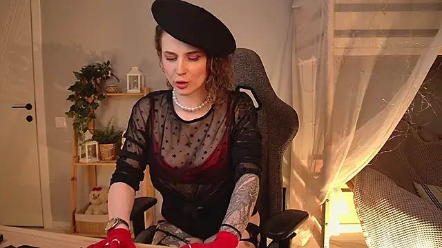 Snapshot of OliviaMcClean chatting on February 2026 11:34:02 PM OliviaMcClean online show from February 2026 11:34:02 PM