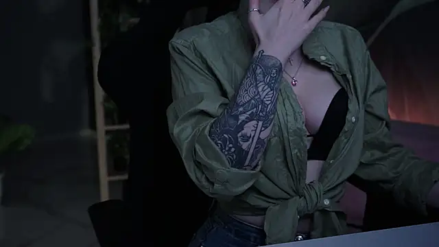 OliviaMcClean online show from November 2025 05:39:01 AM