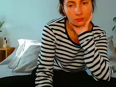 Snapshot of Irina9793 chatting on November 2025 09:02:02 AM Irina9793 online show from November 2025 09:02:02 AM