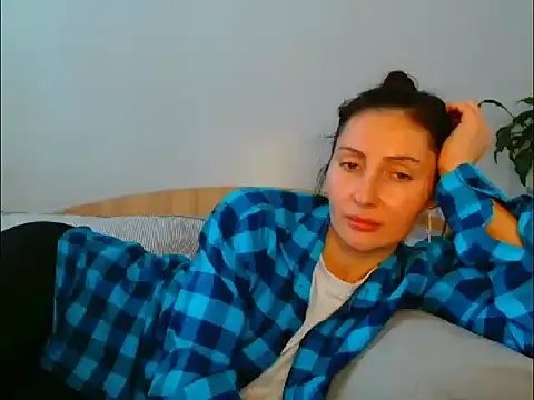 Irina9793 online show from April 2026 10:06:01 AM