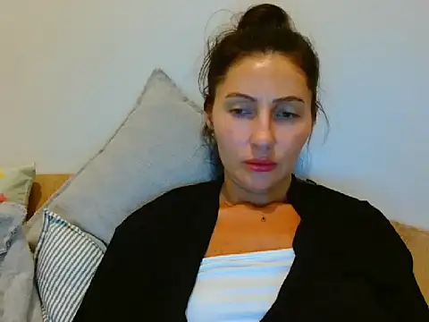 Irina9793 online show from July 2026 07:43:01 PM