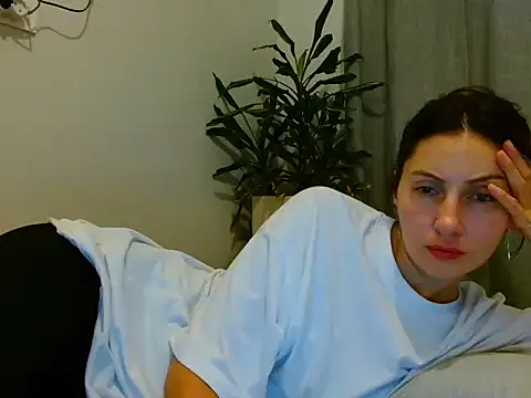 Irina9793 online show from June 2026 06:19:02 PM