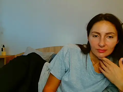 Snapshot of Irina9793 chatting on October 2025 09:22:01 AM Irina9793 online show from October 2025 09:22:01 AM