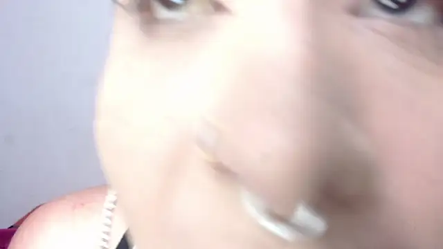 nicollewayne10 online show from November 2025 10:35:02 PM