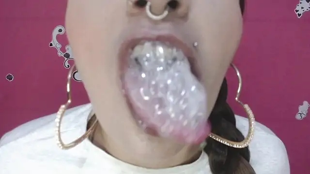 Snapshot of nicollewayne10 chatting on February 2025 04:32:02 AM nicollewayne10 online show from February 2025 04:32:02 AM