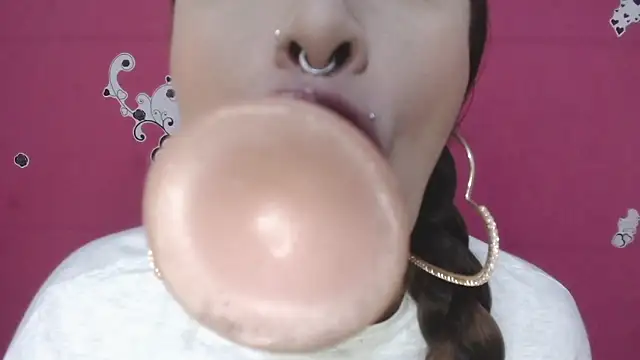 Snapshot of nicollewayne10 chatting on February 2025 01:26:01 AM nicollewayne10 online show from February 2025 01:26:01 AM