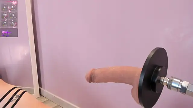 Adharamonroe online show from November 2025 10:41:02 AM