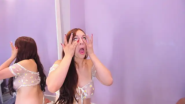 Adharamonroe online show from October 2025 10:47:01 AM