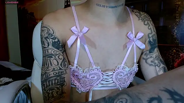 Gabi Prince online show from October 2025 07:33:01 PM