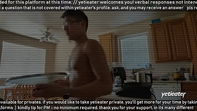 Snapshot of yetieater chatting on July 2026 03:58:02 PM yetieater online show from July 2026 03:58:02 PM