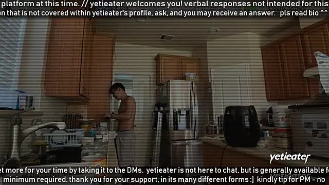 Snapshot of yetieater chatting on May 2026 03:51:01 PM yetieater online show from May 2026 03:51:01 PM
