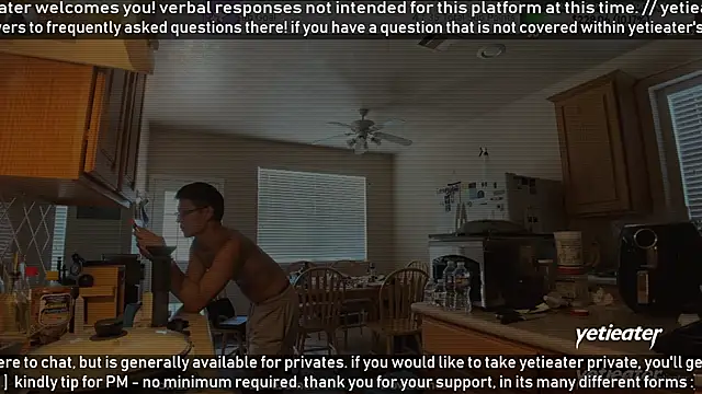 Snapshot of yetieater chatting on June 2026 04:05:01 PM yetieater online show from June 2026 04:05:01 PM