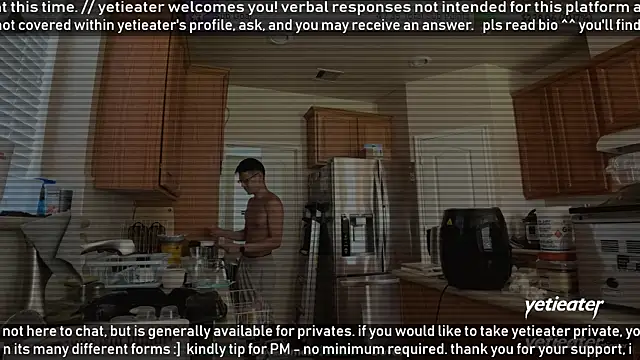 Snapshot of yetieater chatting on June 2026 03:11:02 PM yetieater online show from June 2026 03:11:02 PM