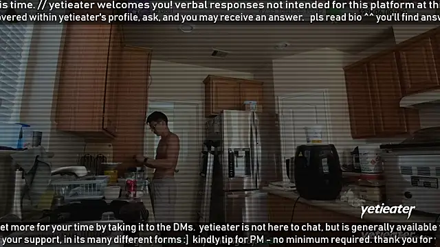 Snapshot of yetieater chatting on June 2026 05:47:02 PM yetieater online show from June 2026 05:47:02 PM