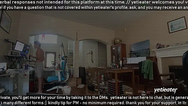 Snapshot of yetieater chatting on May 2026 04:04:02 PM yetieater online show from May 2026 04:04:02 PM