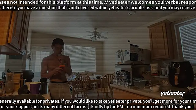 Snapshot of yetieater chatting on April 2026 04:11:02 PM yetieater online show from April 2026 04:11:02 PM
