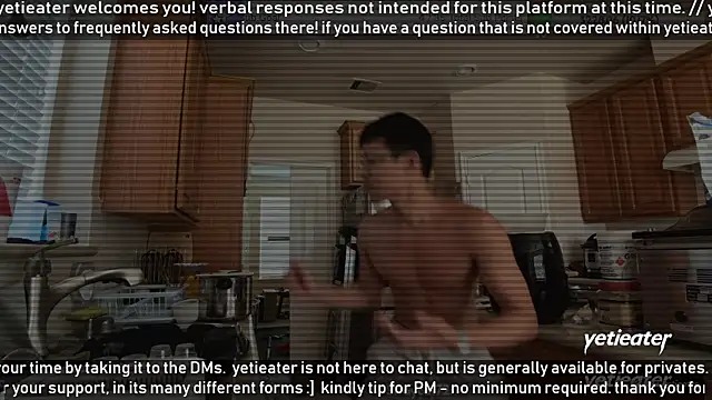 Snapshot of yetieater chatting on May 2026 04:12:02 PM yetieater online show from May 2026 04:12:02 PM