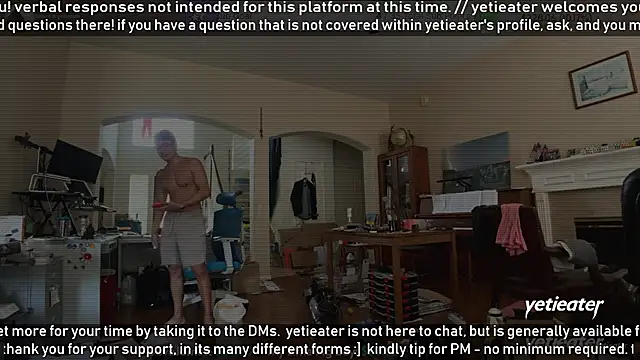 Snapshot of yetieater chatting on June 2026 05:13:02 PM yetieater online show from June 2026 05:13:02 PM