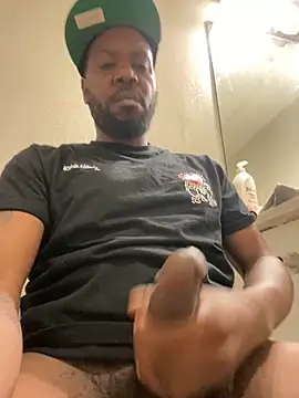 Snapshot of Mouththisbigdick chatting on March 2025 03:18:01 PM Mouththisbigdick online show from March 2025 03:18:01 PM