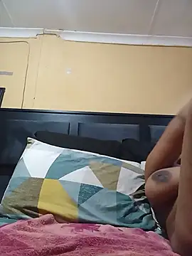 JuicyMilkyTizzy online show from May 2026 01:43:02 PM