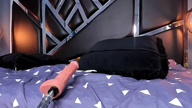 Melissa 23  online show from December 2025 12:11:01 PM