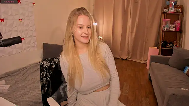 Beatrice 7 online show from March 2026 04:09:02 PM