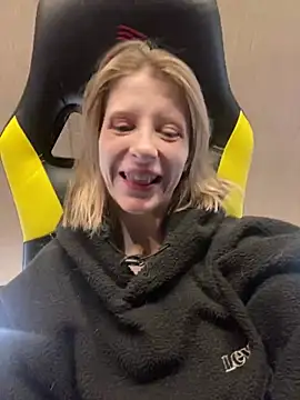 Snapshot of amorearte_m chatting on March 2025 11:09:01 AM amorearte m online show from March 2025 11:09:01 AM