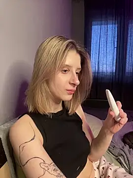 Snapshot of amorearte_m chatting on March 2025 04:27:02 AM amorearte m online show from March 2025 04:27:02 AM