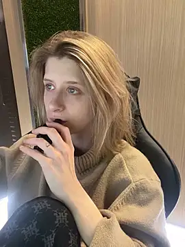 Snapshot of amorearte_m chatting on March 2025 12:53:01 AM amorearte m online show from March 2025 12:53:01 AM