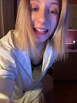 Snapshot of amorearte_m chatting on March 2025 08:32:01 PM amorearte m online show from March 2025 08:32:01 PM