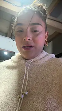 LiraSonnett online show from December 2025 09:12:01 PM