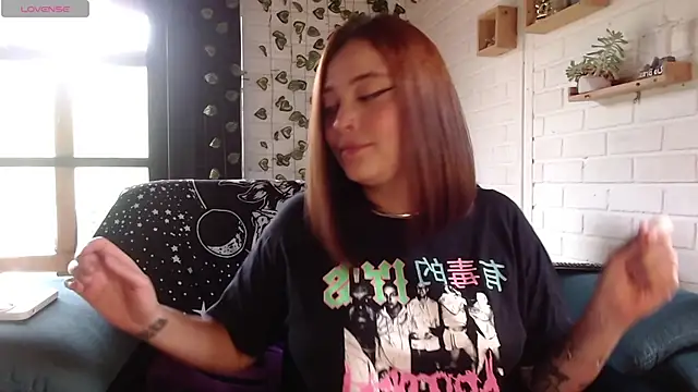 LiraSonnett online show from March 2025 09:03:01 PM