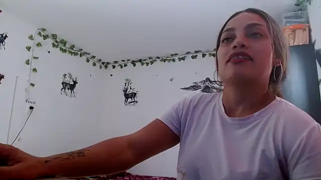 Ehilyn online show from September 2025 08:11:01 PM