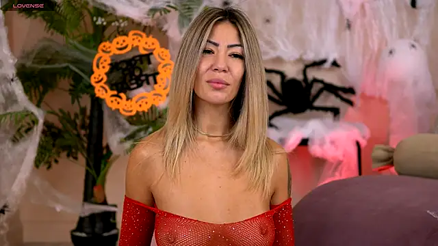 SophiaPotts online show from October 2025 04:20:02 AM